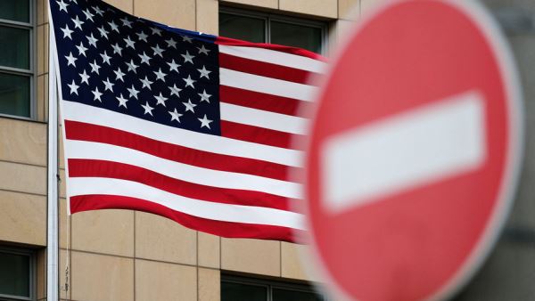 Захарова: РФ предупредила США об ответе на санкции против российских СМИ